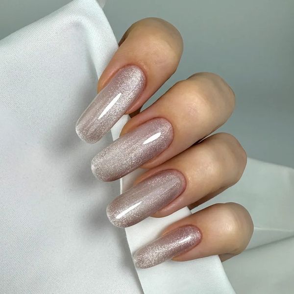 Камуфлирующая база JOIA vegan Magic Cat Base, 04 Sparkle nude, бежевый с серебряными переливами, 8 мл KBJVMB04 фото