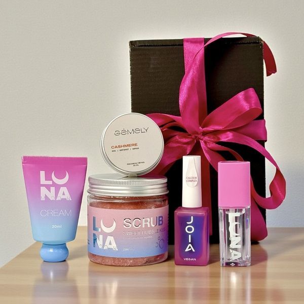 Набір у подарунковому пакуванні Care&Love Box: скраб, крем для рук, олійка, спа-свічка, вітамінний комплекс для нігтів PB01 фото