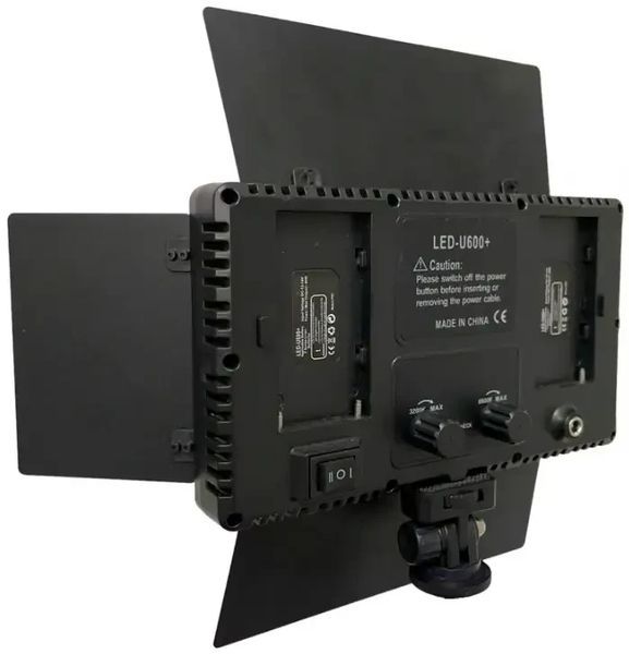 Прожектор, відеосвітло, PRO LED 600, 40 Вт зі штативом + два акумулятори для роботи без кабелю живлення LED34.1 фото